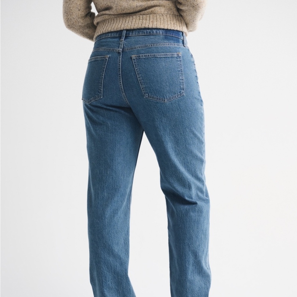 NWT Abercrombie “The Straight” Curve Love Jean